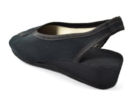 REMBUT 04 czarne niskie